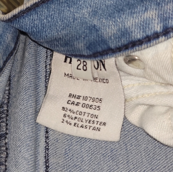 Hudson Distressed Jeans. Women's Size 28 - Picture 5 of 5